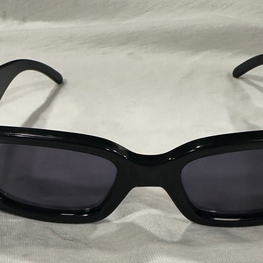 Gucci Dark Frame Sunglasses